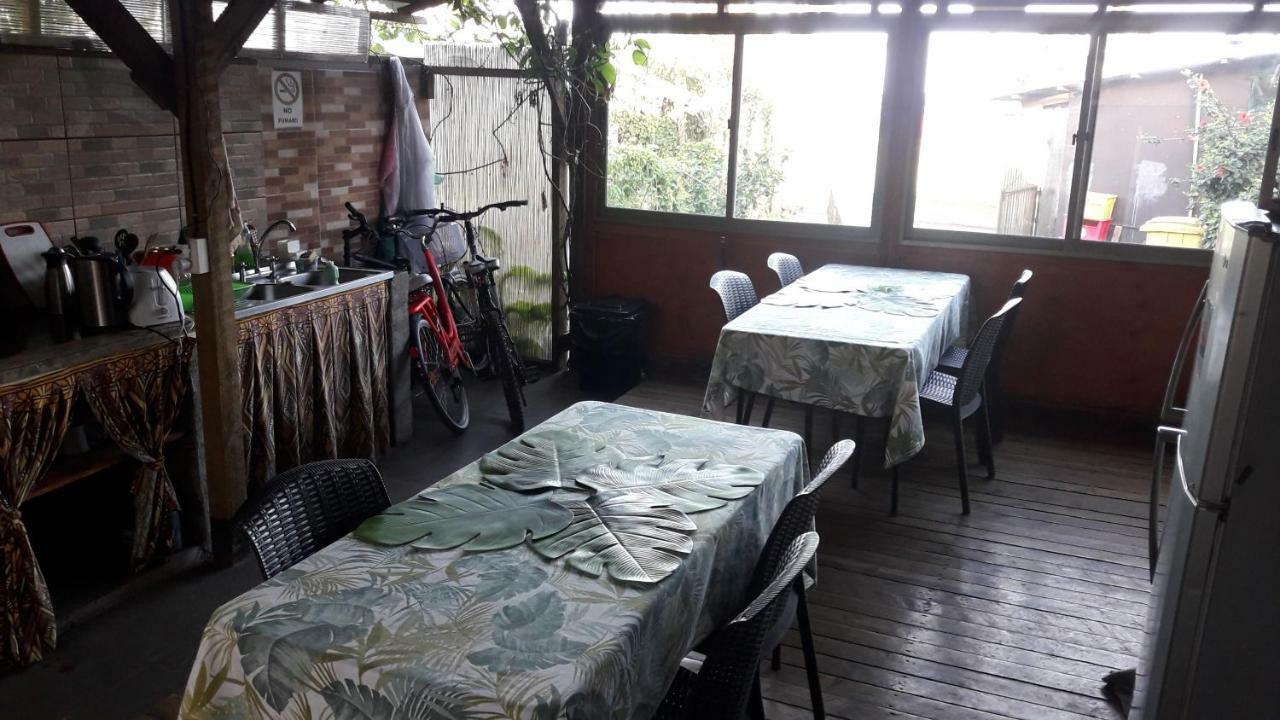 Hostal Vieroto Hanga Roa Exterior foto